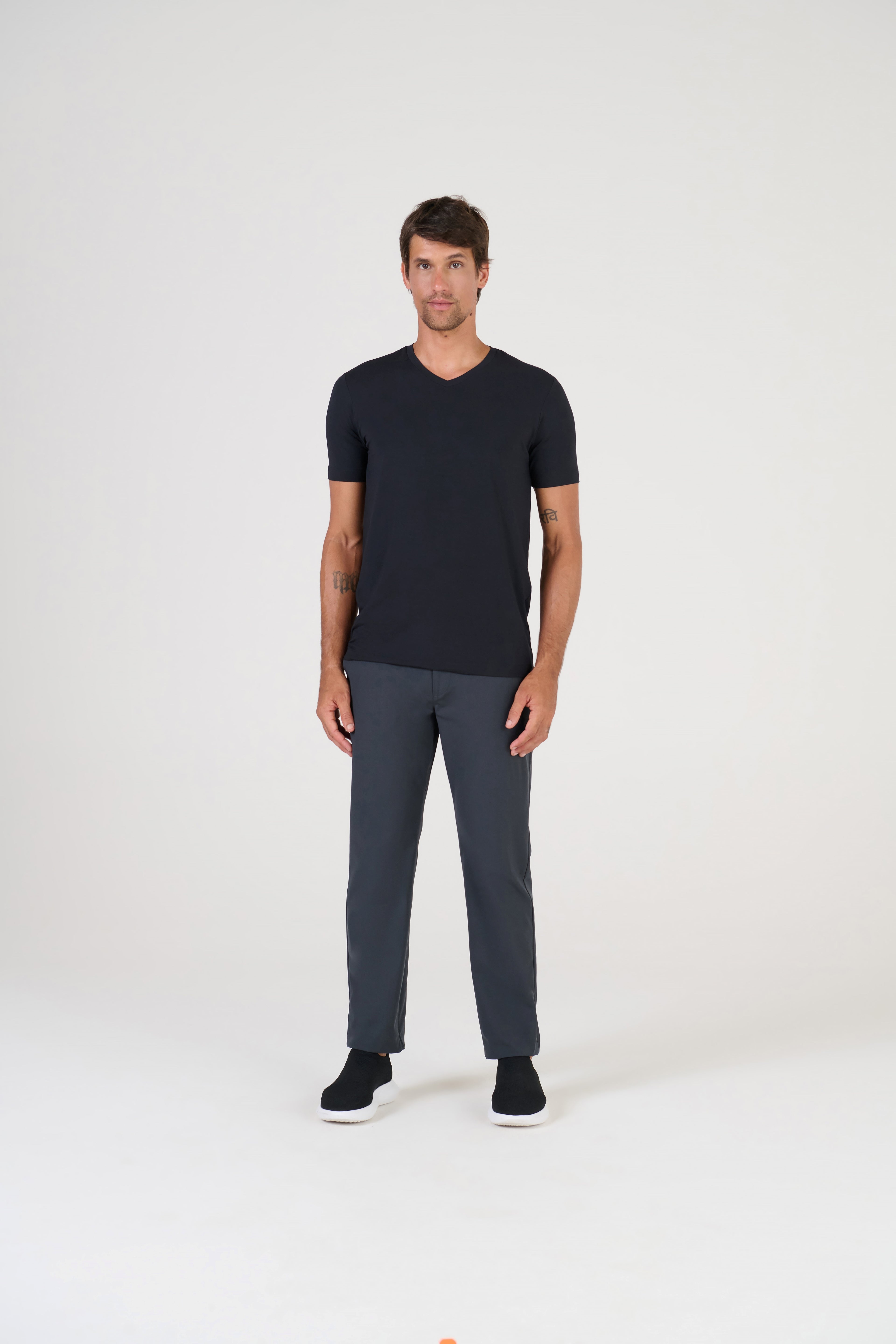 T-SHIRT HI TECH GOLA CARECA M/CURTA  PRETO